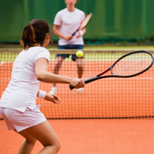 If your elbow pain is severe or persistent, it’s important to see a specialist for diagnosis & treatment.